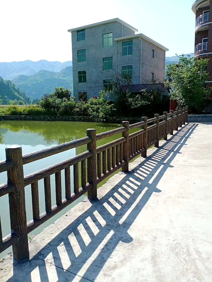 深圳地區(qū)仿木護欄-廣東華堅水泥制品,專業(yè)仿木護欄生產廠家!
